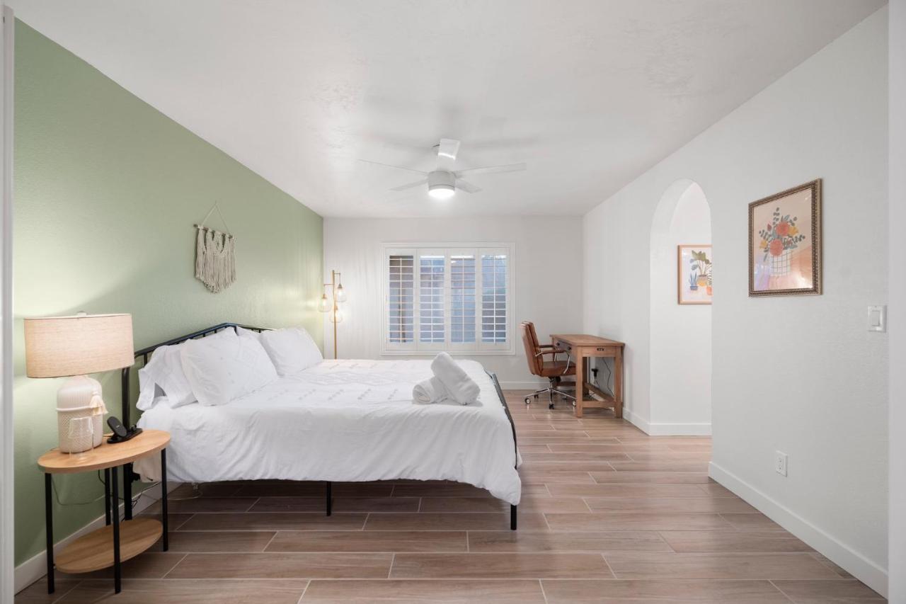 Large Pool With Diving Board, Remodeled 3Bdrm, Near State Farm Stdm And More! Peoria Luaran gambar